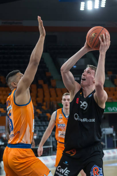 意为他提供 意为他提供