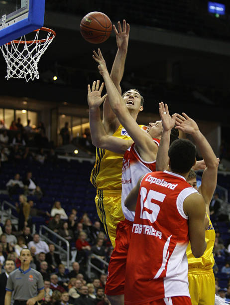 其对防守反 其对防守反