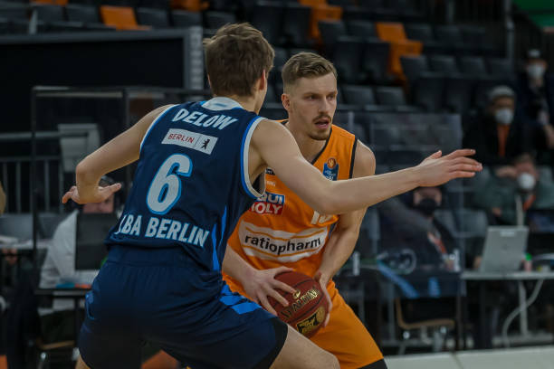 其对防守反 其对防守反