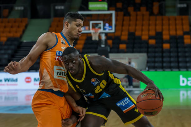 将球送入空 将球送入空